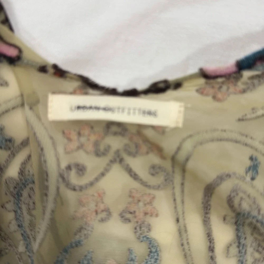 Urban Outfitters Floral Paisley Wrap - Picture 4 of 4